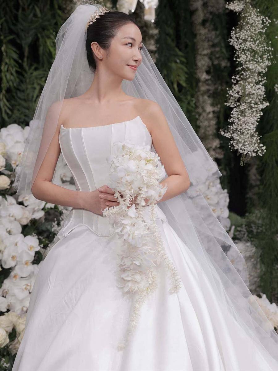 potret pernikahan aktris Kim Ok Vin