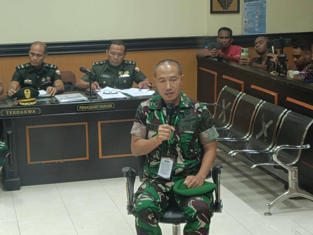 Komandan batalion Prada Lucky dalam persidangan Pengadilan Militer III-15 Kupang. (IDN Times/Putra Bali Mula)