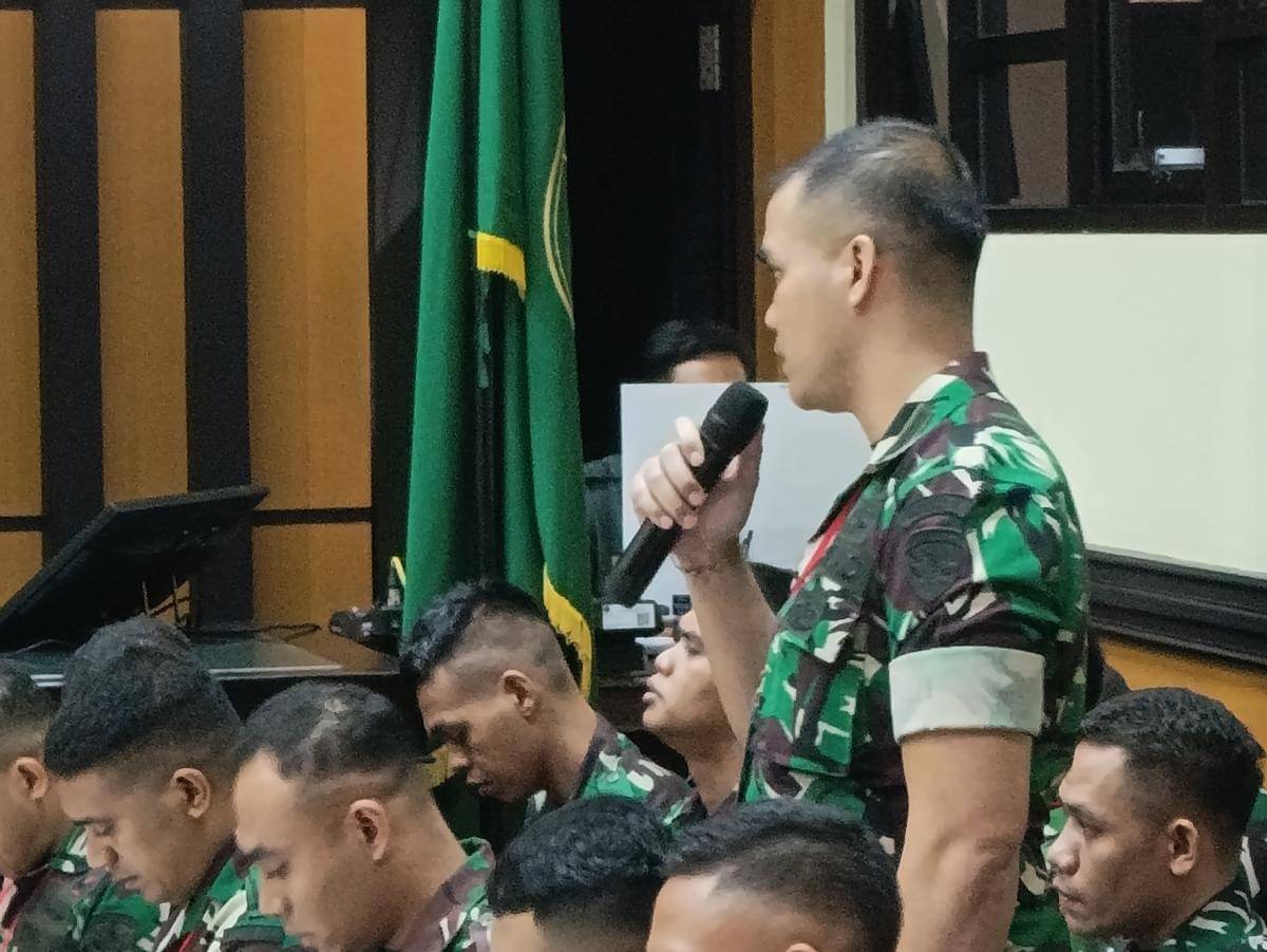 Letda Made Juni Arta Dana atasan Prada Lucky dan Richard yang menyiksa dengan cabai. (IDN Times/Putra Bali Mula)