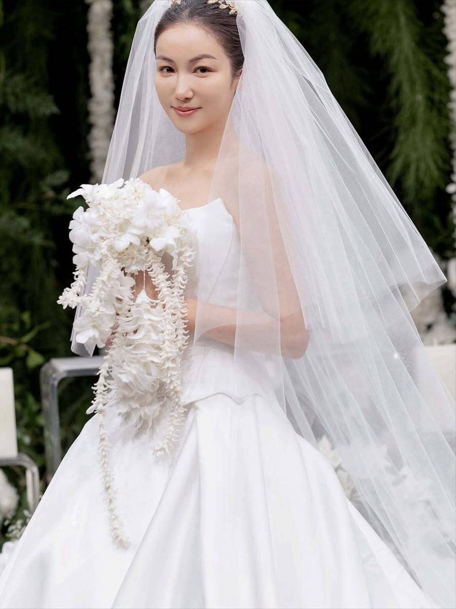 potret pernikahan aktris Kim Ok Vin