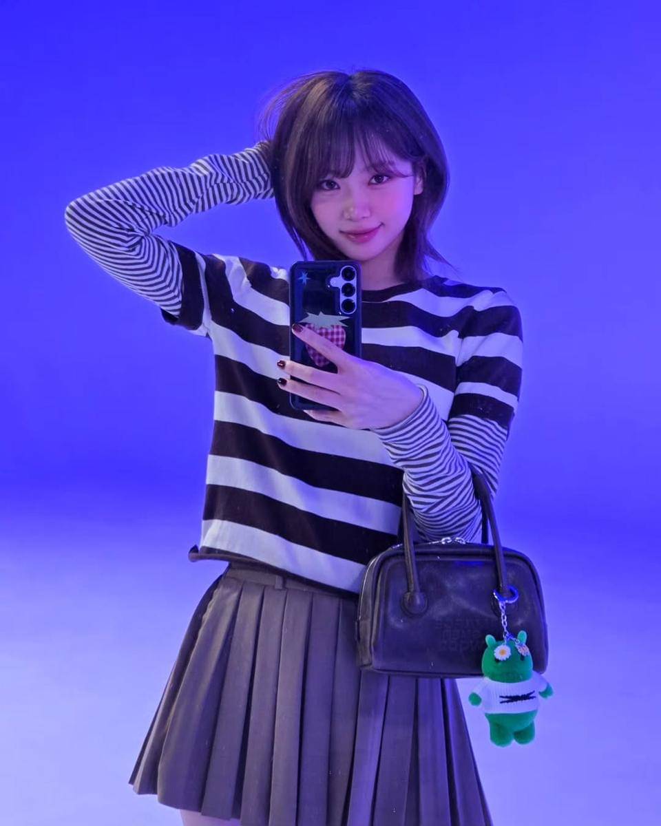 Mix and match girly ala Chaewon LE SSERAFIM