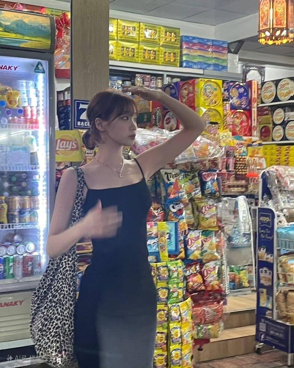 OOTD ala Chaewon LE SSERAFIM