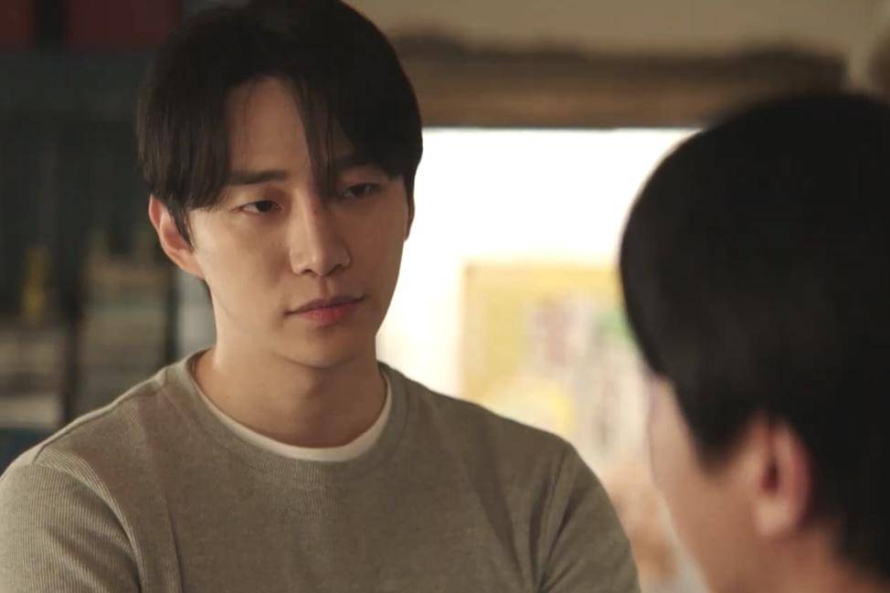 Kang Tae Poong (Lee Jun Ho) dalam drakor Typhoon Family 