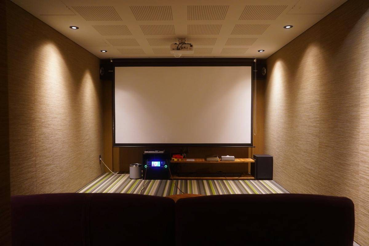 ilustrasi interior home theater
