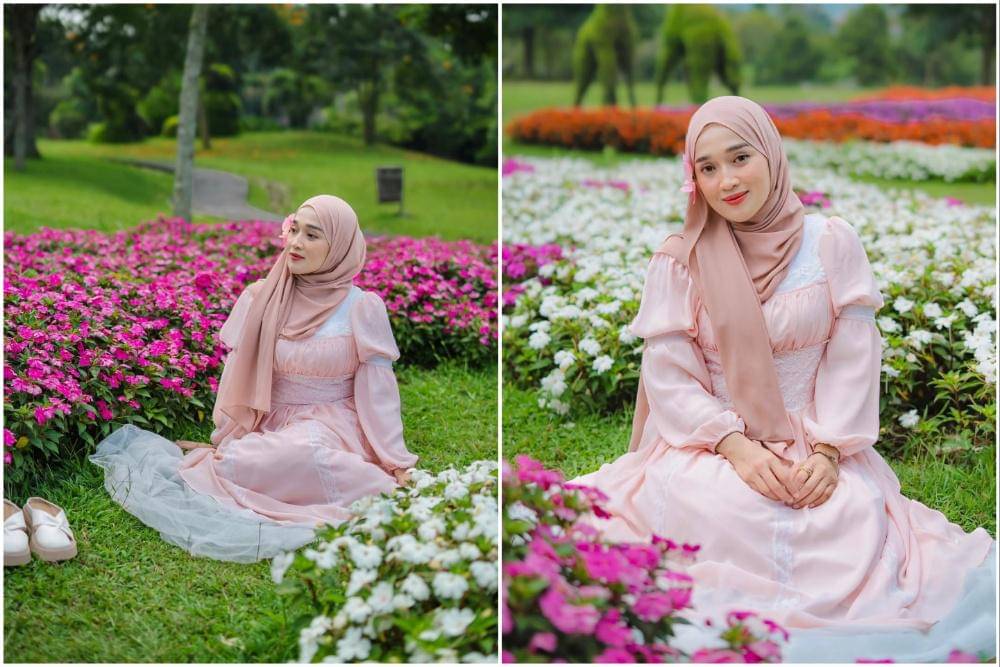 Ririe Fairus di Taman Bunga Nusantara.