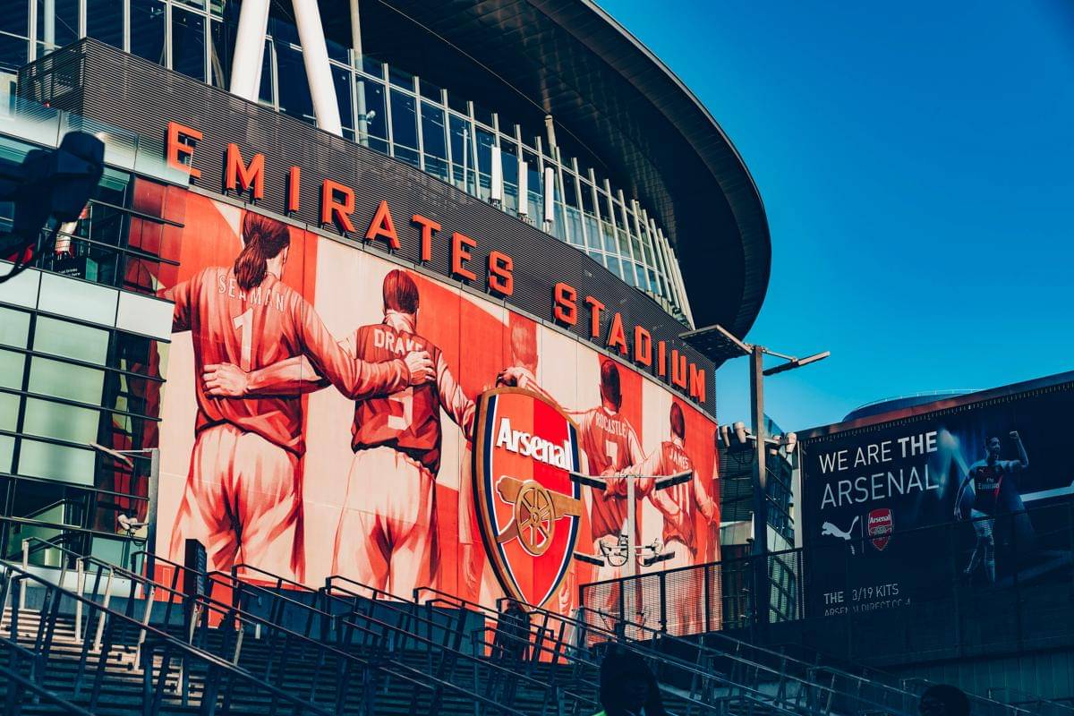 ilustrasi stadion Arsenal, Emirates Stadium