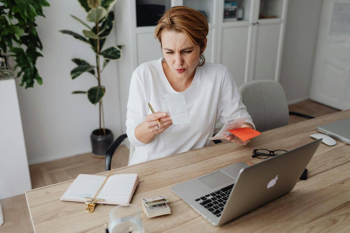 ilustrasi orang bekerja