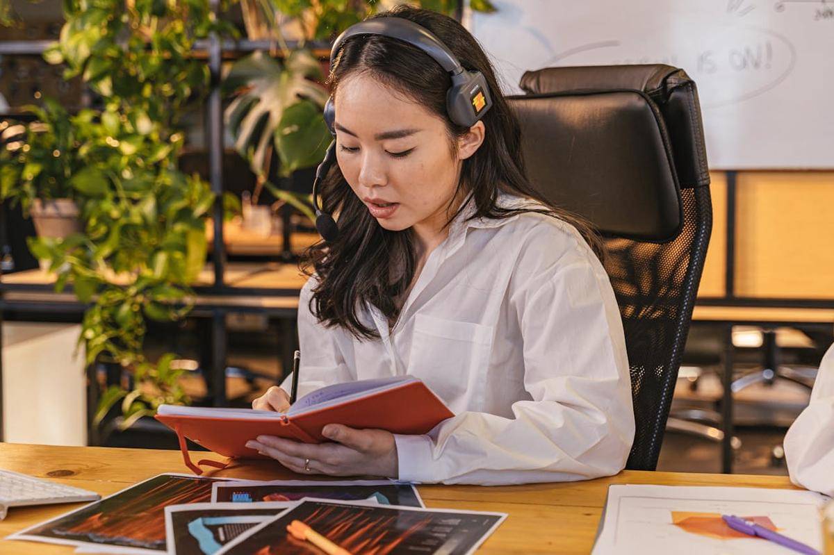 ilustrasi fokus kerja