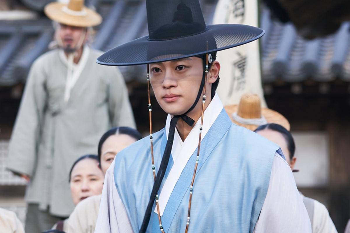 Still cut Moon River