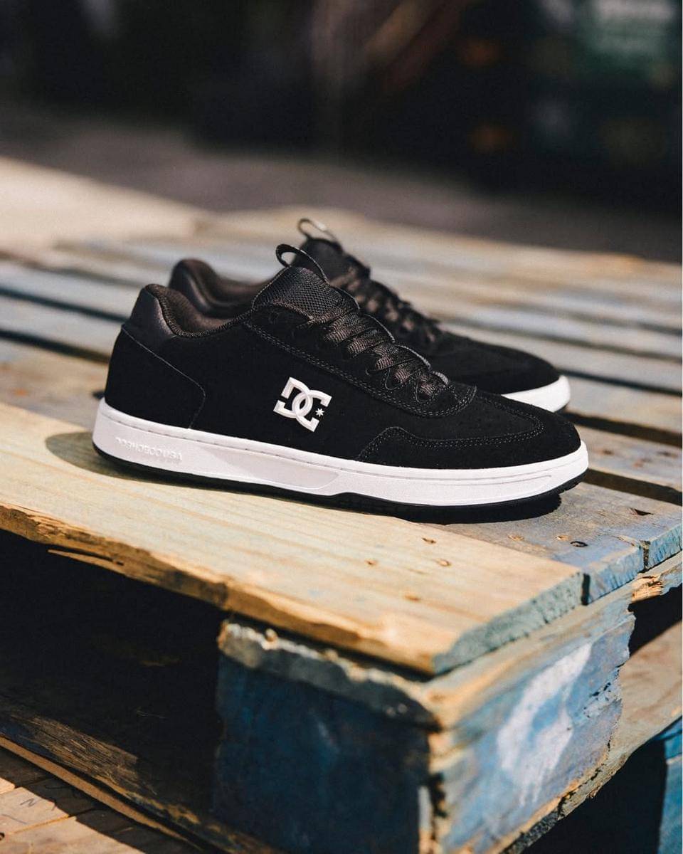 sepatu DC original (instagram.com/dcshoes_indonesia)