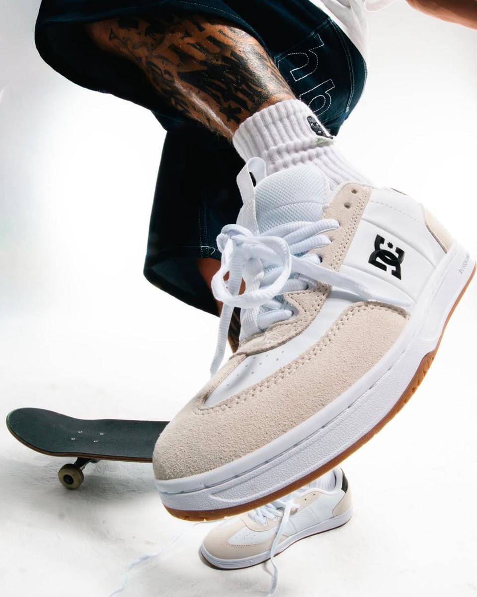 sepatu DC original (instagram.com/dcshoes_indonesia)