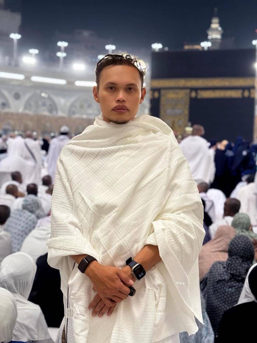 potret seleb umrah di bulan November 2025