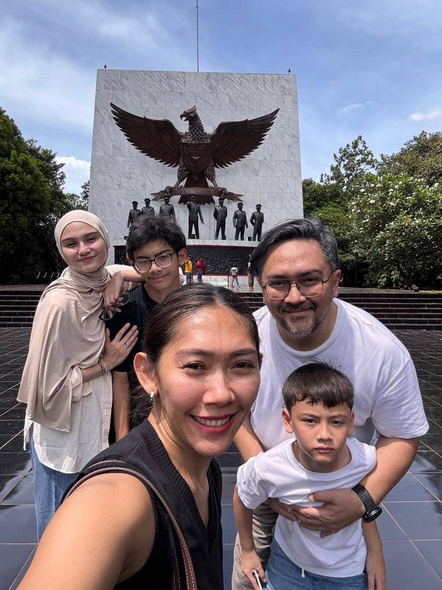 Potret Prabu Revolusi dan Keluarga ke Museum Kesaktian Pancasila