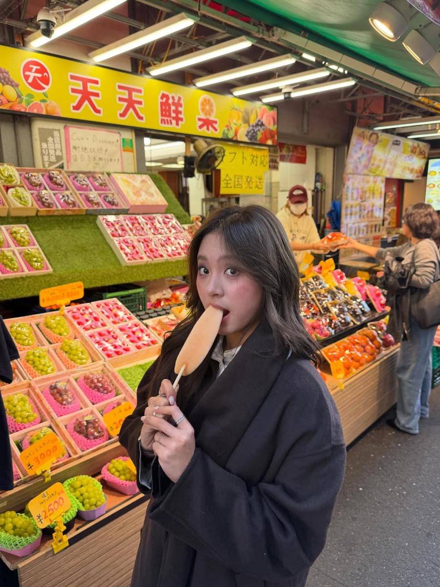 potret Zee Asadel liburan di Tokyo