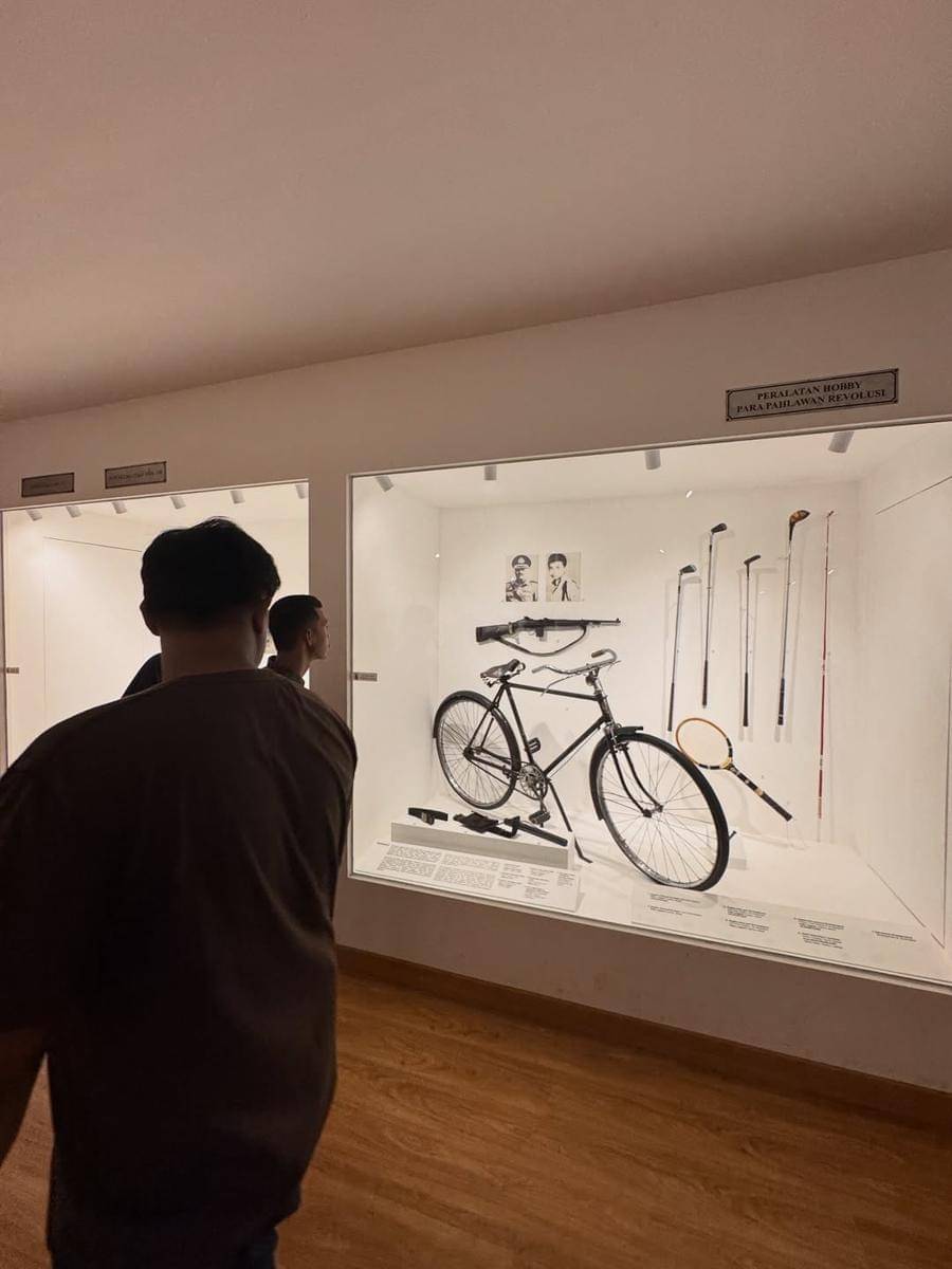 Potret Prabu Revolusi dan Keluarga ke Museum Kesaktian Pancasila