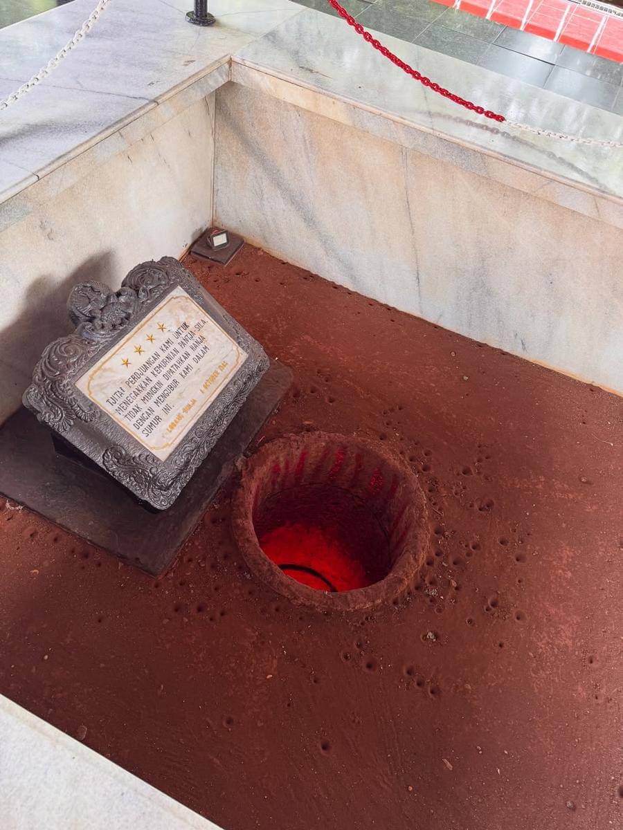 Potret Prabu Revolusi dan Keluarga ke Museum Kesaktian Pancasila