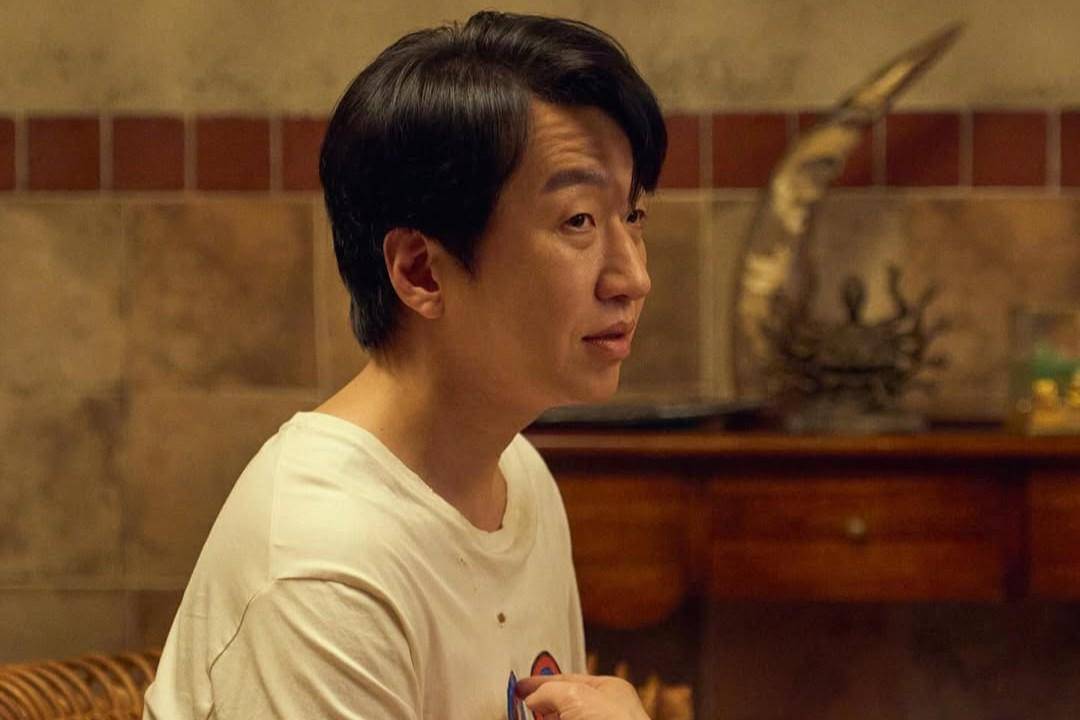 Go Ma Jin (Lee Chang Hoon) dalam drakor Typhoon Family 