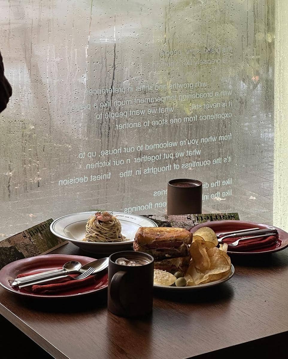 menu makanan dan minuman di Scarlett's