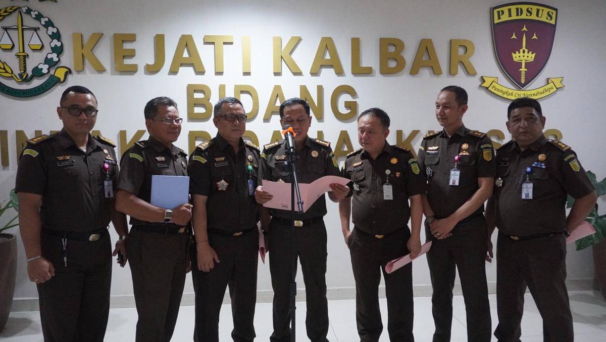 Kejati Kalbar ungkap 2 tersangka kasus korupsi dana hibah Mujahidin.