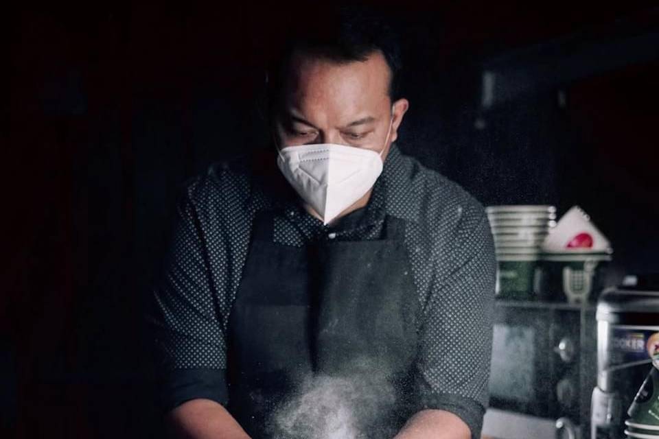 potret Eri Kuncoro, salah satu pendiri gerakan Yuk Tukoni (instagram.com/erikuncoro)