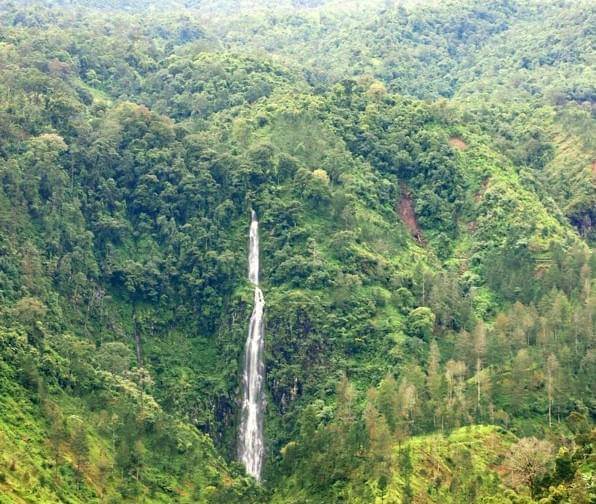 Air Terjun Pringgodani wisata di Tawangmangu