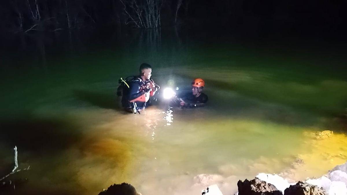 Enam anak warga Kota Balikpapan, Kalimantan Timur, dilaporkan tewas tenggelam di rawa resapan bekas galian pengembang perumahan elite, Senin (17/11/2025) sekitar pukul 19.20 Wita.