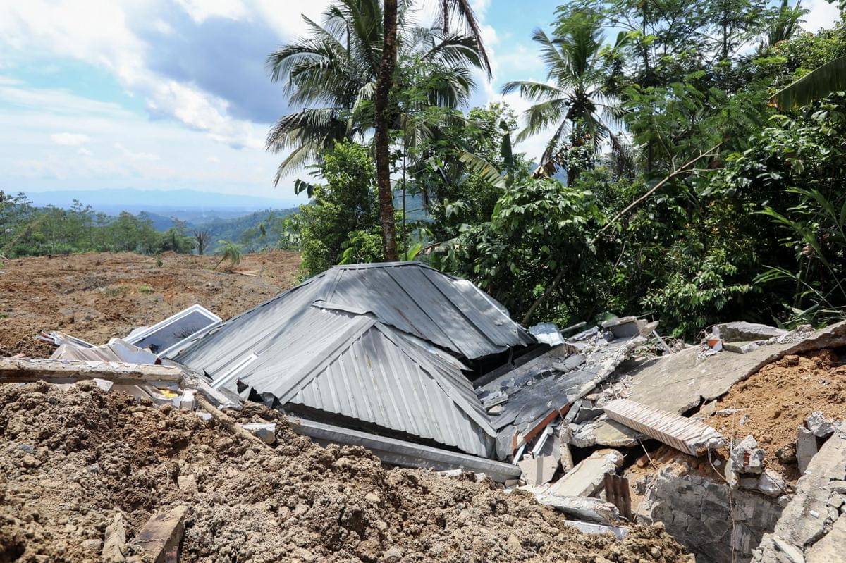 Menko PMK Pratikno tinjau proses penanganan bencana tanah longsor di Dusun Situkung