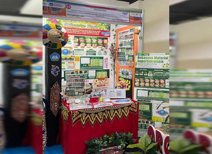 Booth Pameran OPSI 2025 perwakilan Kaltim yang dibangun peraih juara dua nasional siswa SMA Nasional KPS 