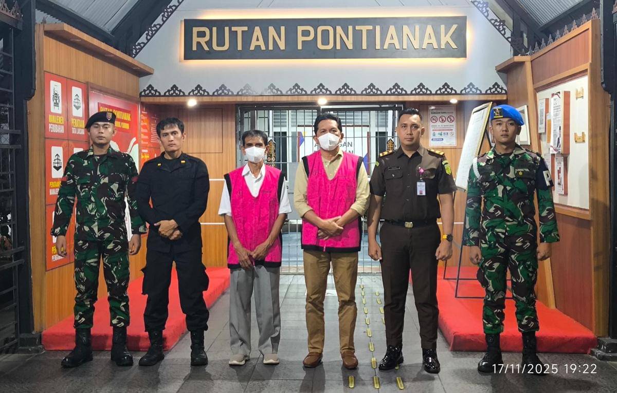 Kedua tersangka dilakukan penahanan di Rutan Pontianak.