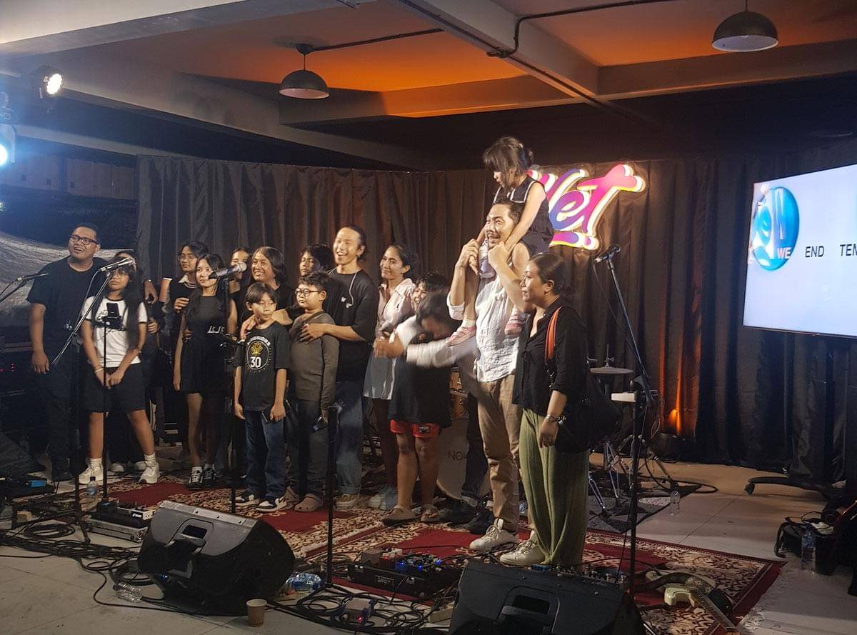 Sesi foto usai acara rilis album terbaru WET, Rabu (12/11/2025)