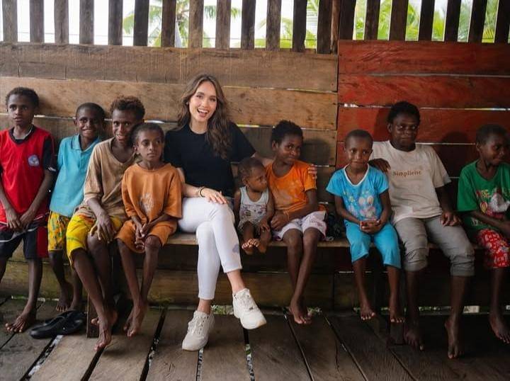 potret Cinta Laura di Asmat