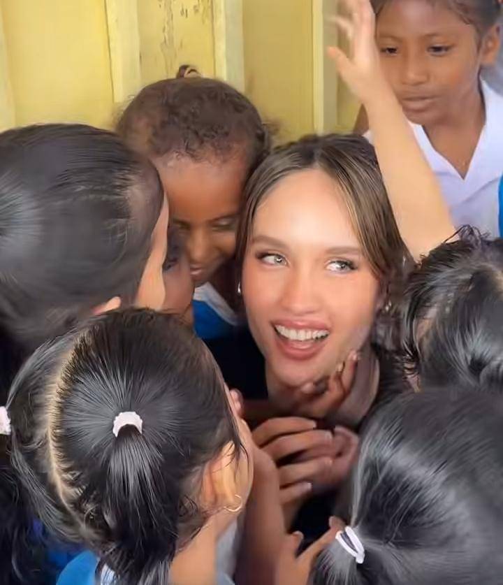 potret Cinta Laura di Asmat