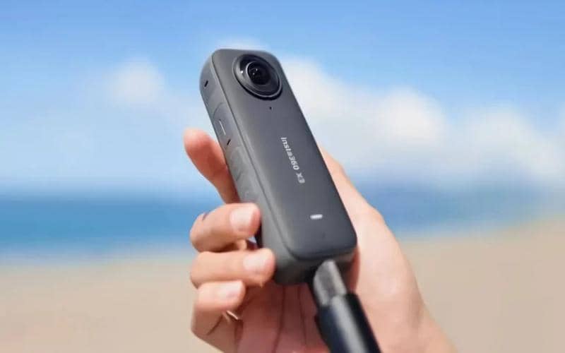 ilustrasi kamera Insta360 X3 untuk bikin vlog dan konten harian