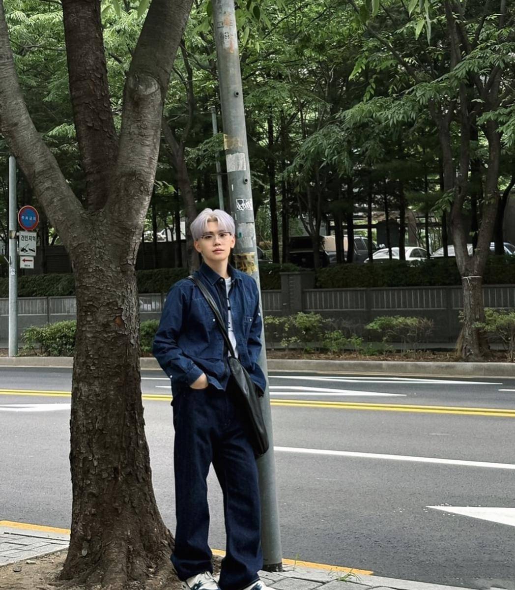 Outfit Korean boyfriend style Taerae ZB1