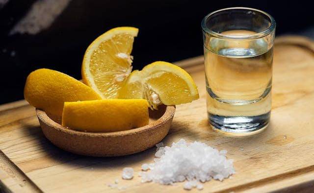 ilustrasi lemon dan garam