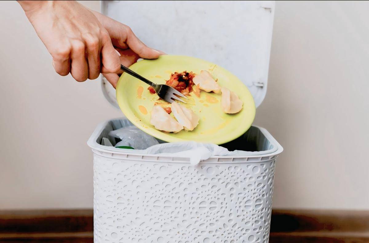 ilustrasi tempat sampah dapur