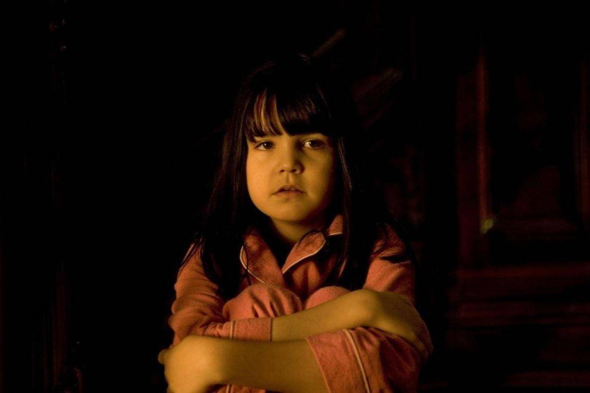 adegan dalam film Don't Be Afraid of the Dark. 