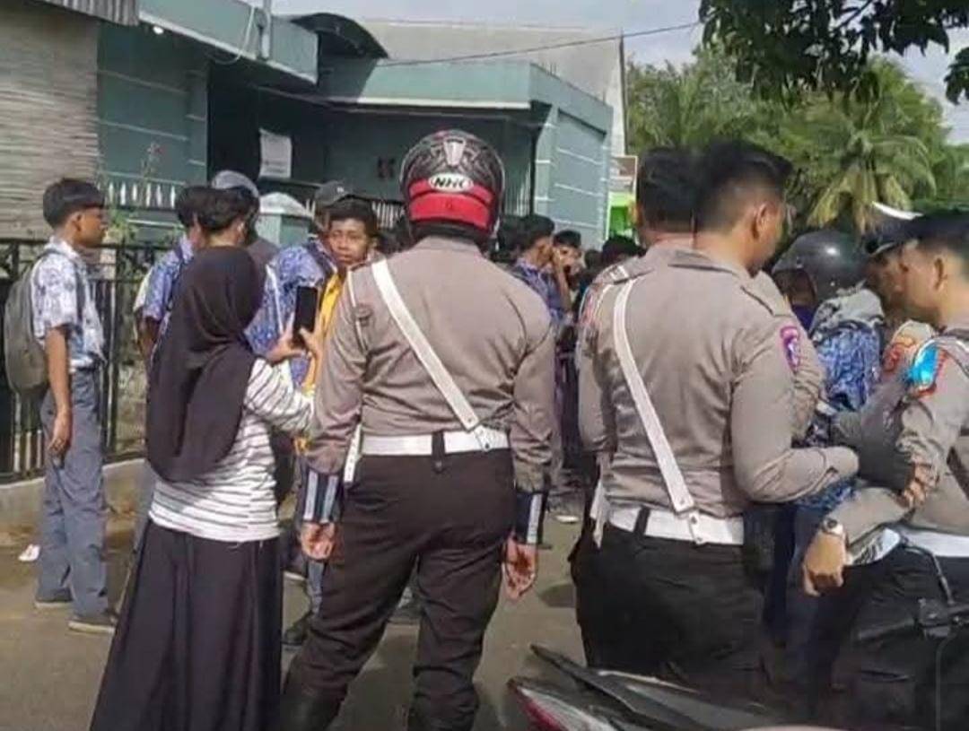 Pelajar SMKN 3 Lubuk Linggau saat menyerbu MAN 2 Lubuk Linggau.