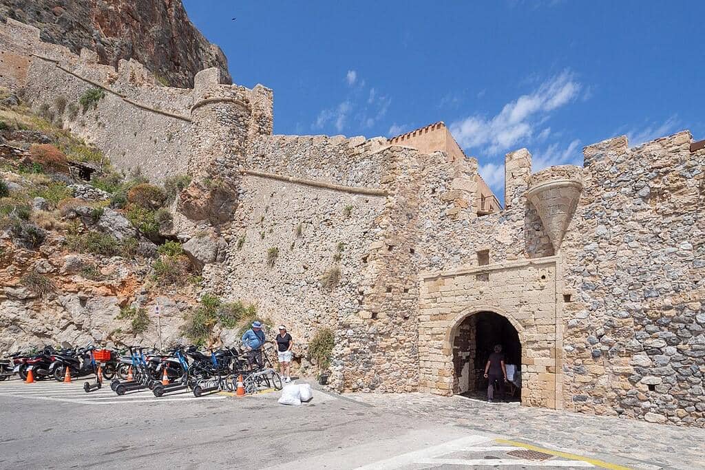 Pintu masuk Kota Monemvasia