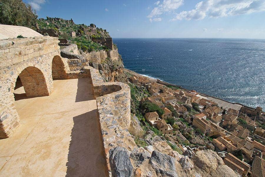 Lower dan Upper Town di Monemvasia
