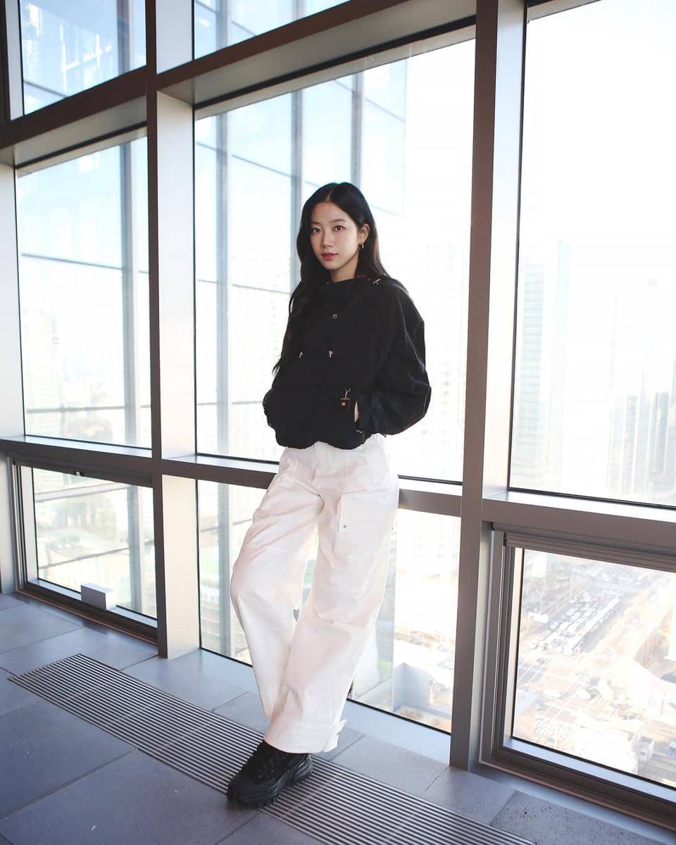 OOTD boyish ala Kazuha LE SSERAFIM