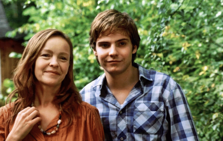 cuplikan film Good Bye, Lenin! (2003) 