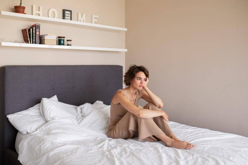 ilustrasi perempuan merenung