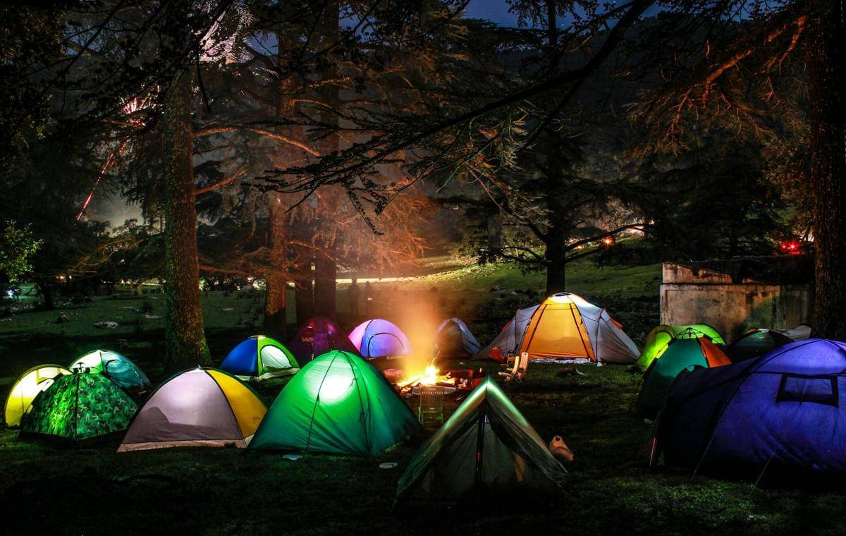Ilustrasi camping (unsplash.com/Photo by Hichem Meghachou)