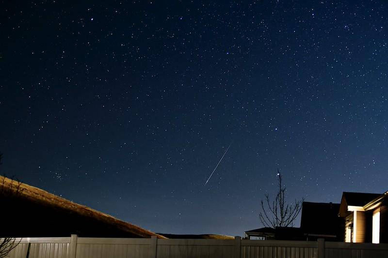 Ilustrasi andromedid yang jadi fokus radar meteor modern