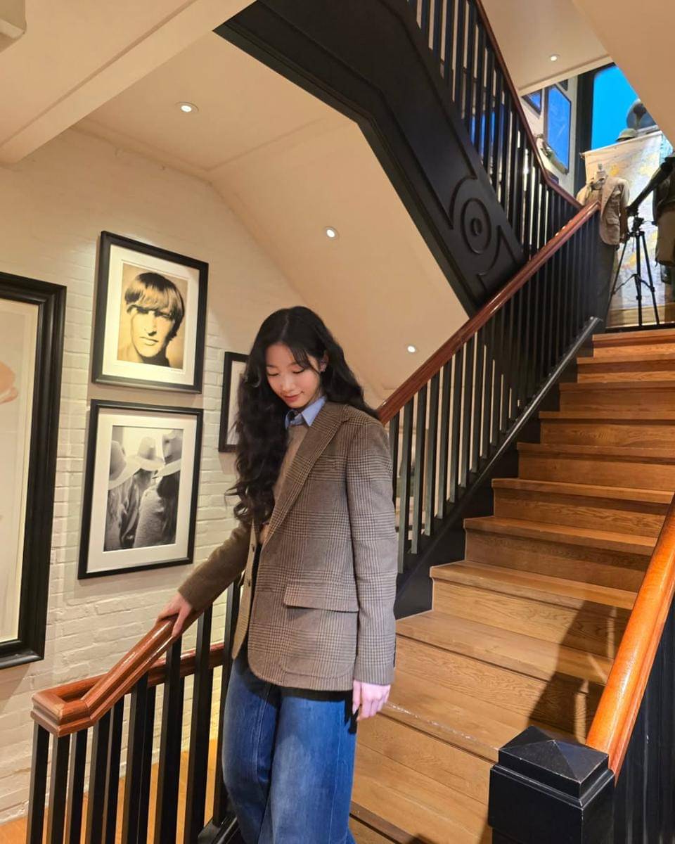 OOTD boyish ala Kazuha LE SSERAFIM