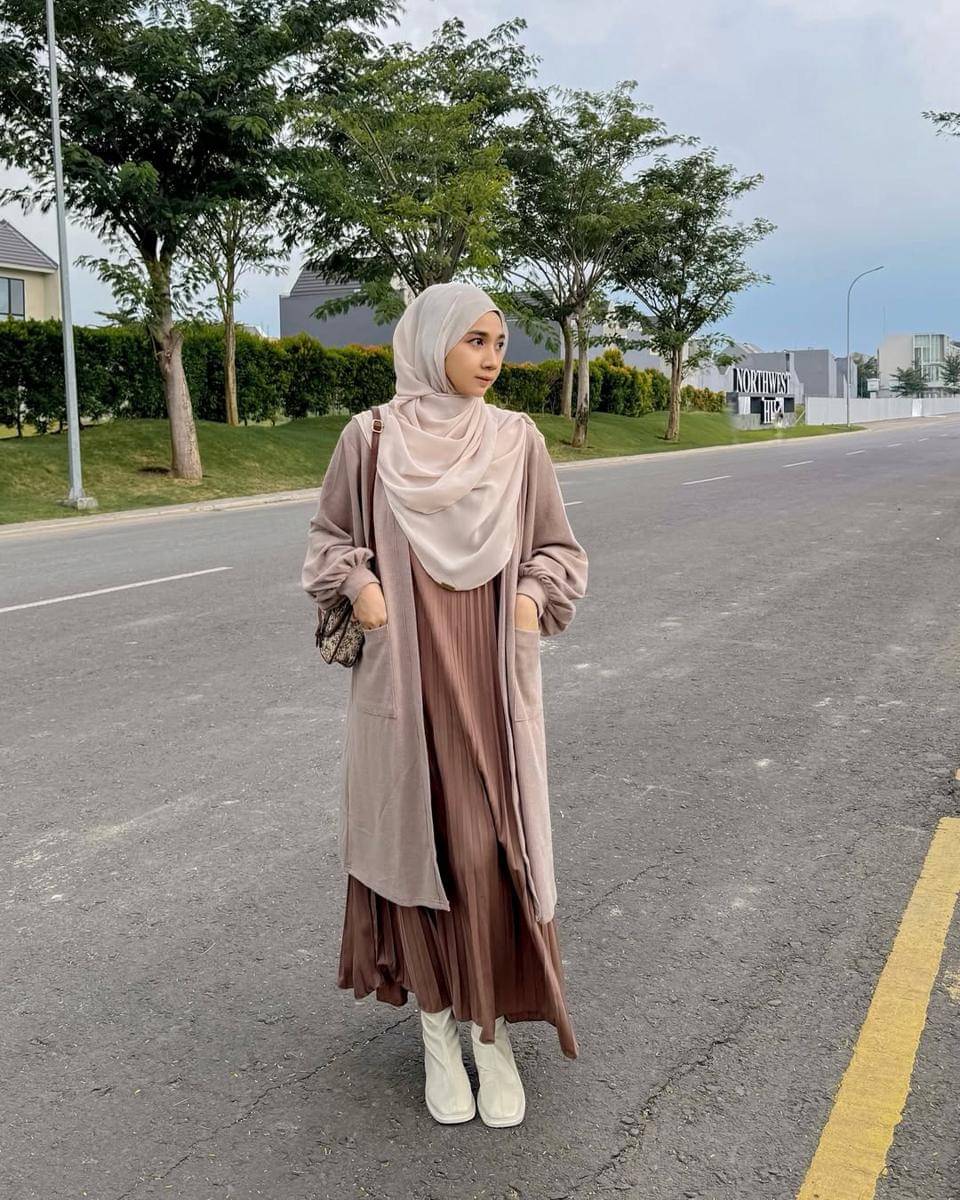 ide outfit hari guru untuk cewek 