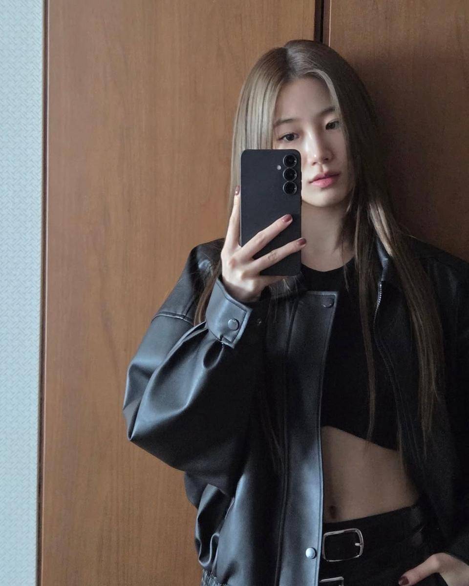 OOTD boyish ala Kazuha LE SSERAFIM