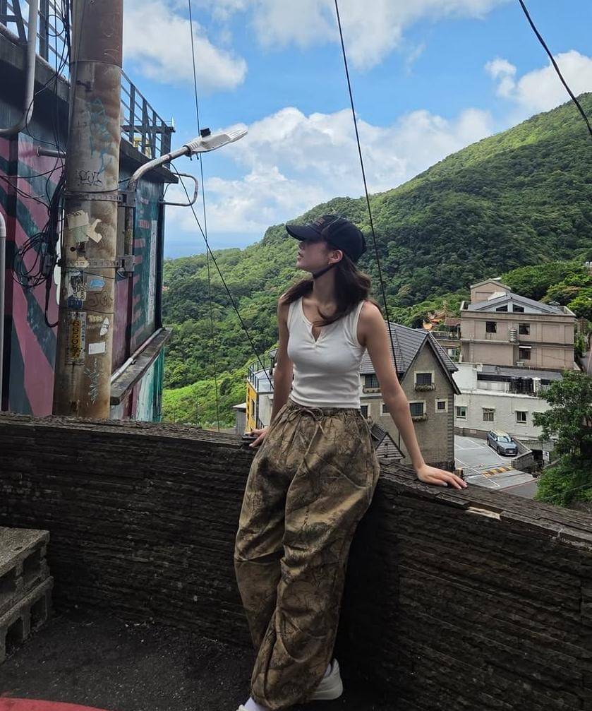 OOTD boyish ala Kazuha LE SSERAFIM