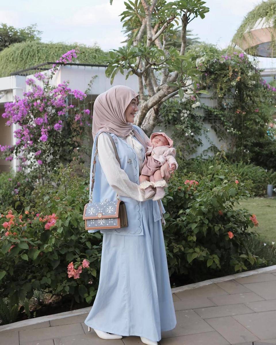 padu padan OOTD blue sky untuk hijabers